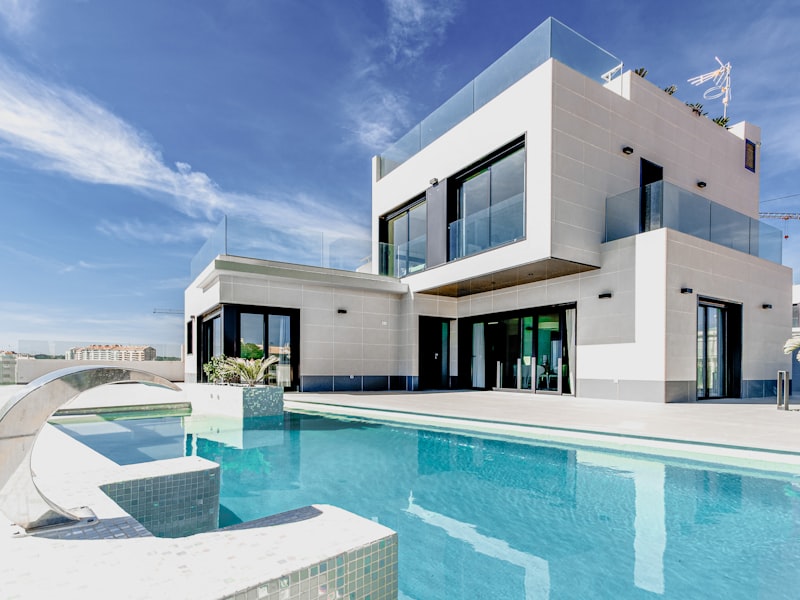 Contemporary house listing